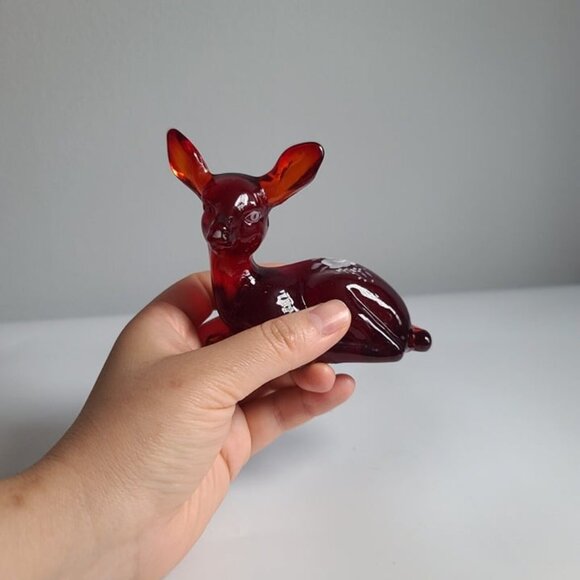 Fenton art glass 1980s Ruby Red Fawn/Deer Doe figurine hand painted collectible - Picture 8 of 8